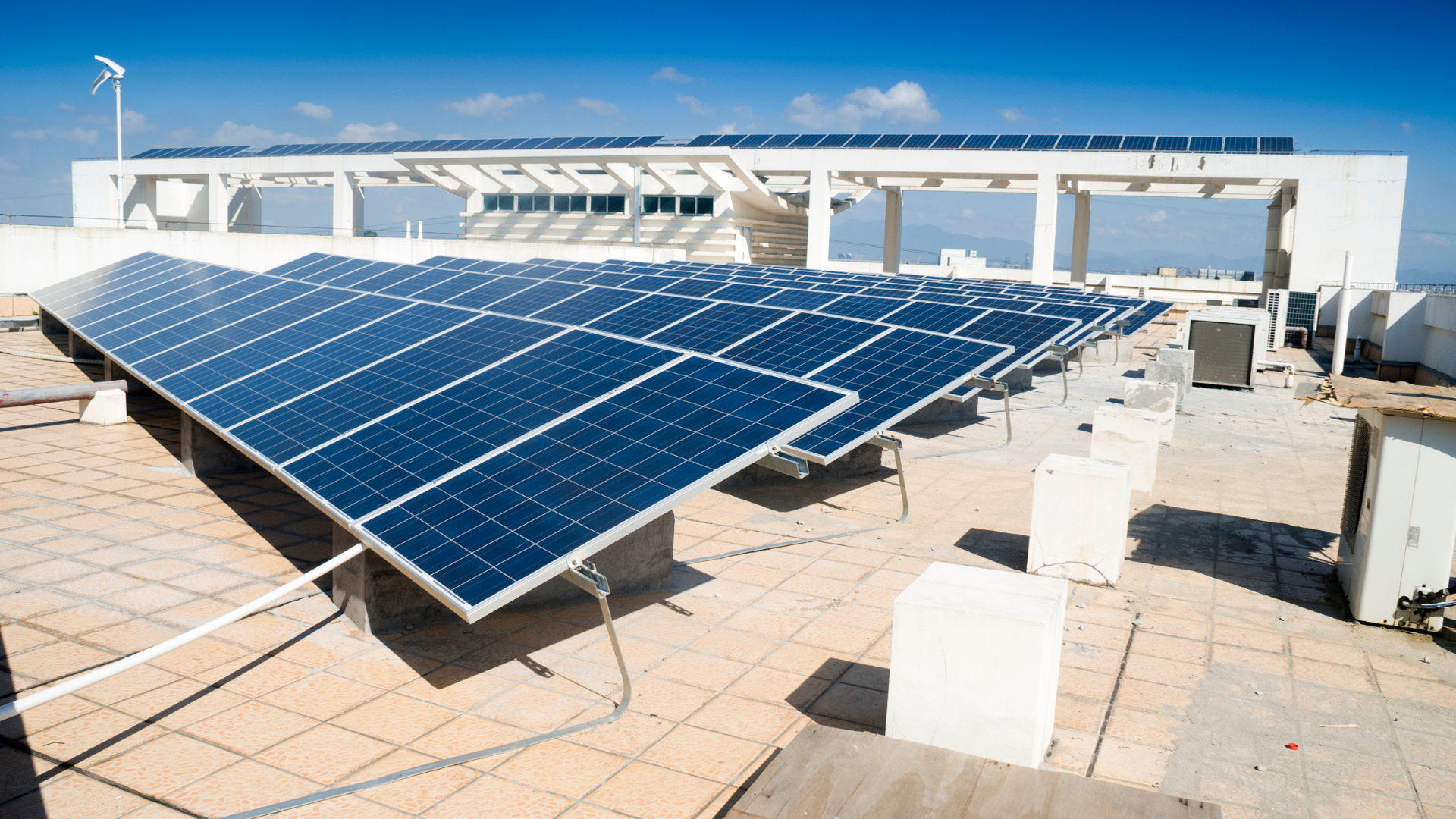 the most efficient solar panels for commercial businesses on a rooftop