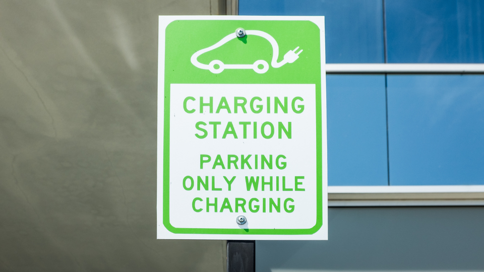 ev charging station sign to help get rid of range anxiety with evs